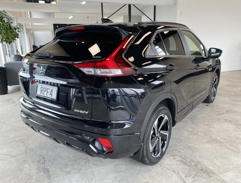 2026 Mitsubishi Eclipse Cross PHEV VRX 4WD image 5