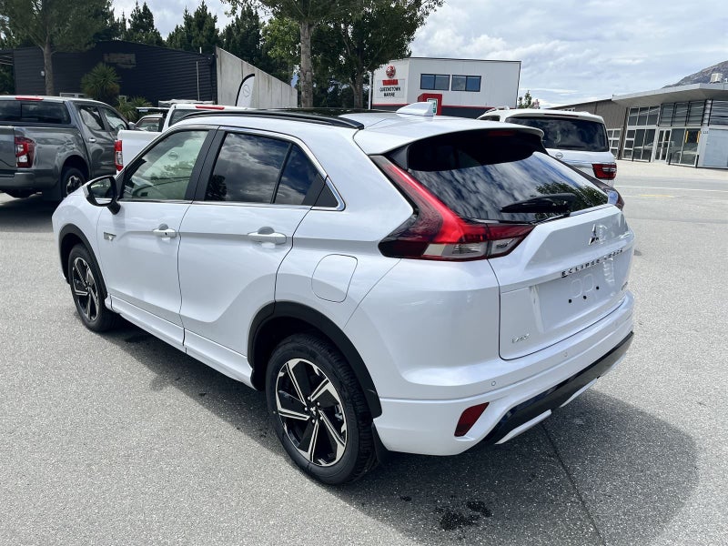 2026 Mitsubishi Eclipse Cross PHEV VRX 4WD image 2