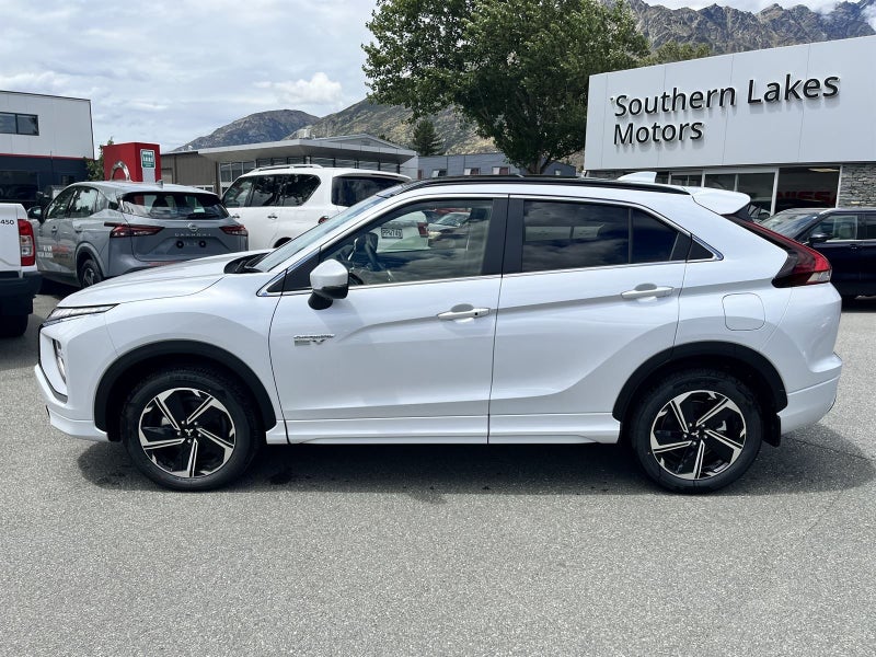 2026 Mitsubishi Eclipse Cross PHEV VRX 4WD image 4