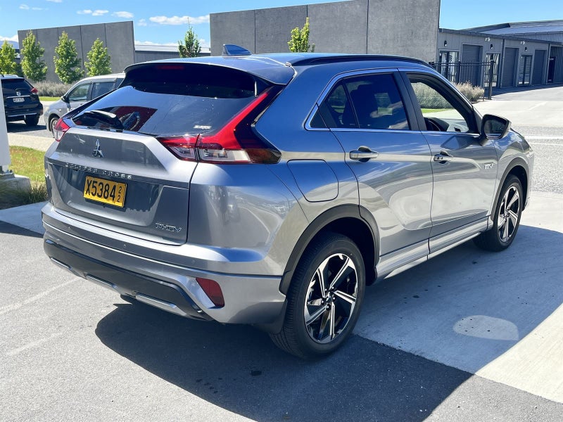 2026 Mitsubishi Eclipse Cross PHEV VRX 4WD image 3