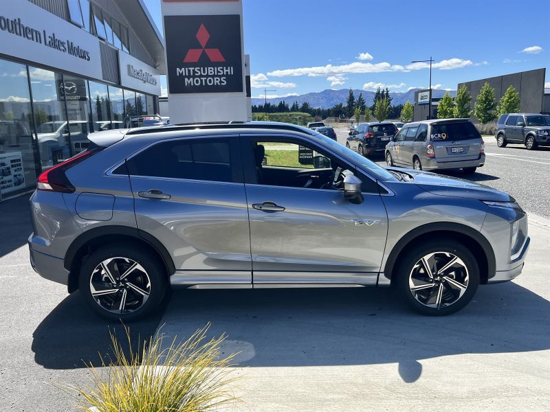 2026 Mitsubishi Eclipse Cross PHEV VRX 4WD image 5