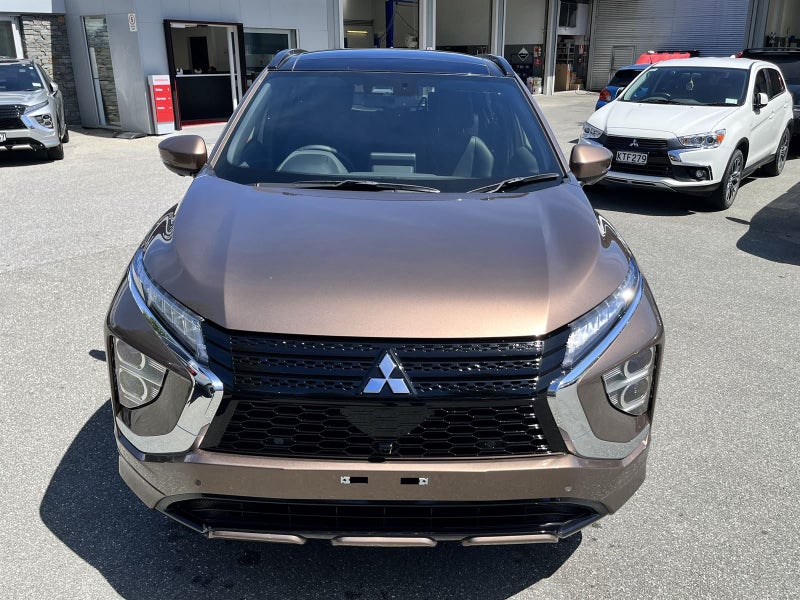 2026 Mitsubishi Eclipse Cross PHEV VRX 4WD image 2