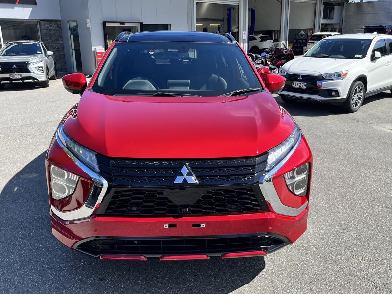 2026 Mitsubishi Eclipse Cross PHEV VRX 4WD image 2