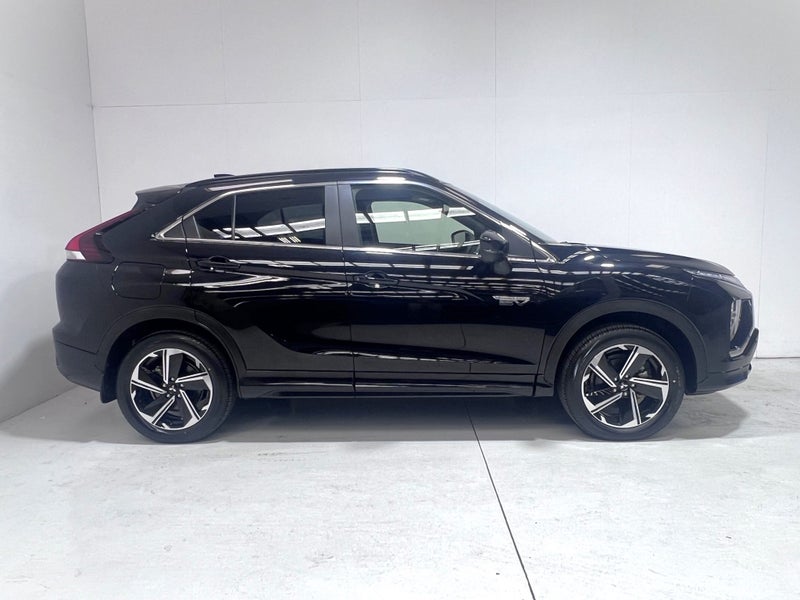 2026 Mitsubishi Eclipse Cross PHEV VRX 4WD (S-AWC) image 3