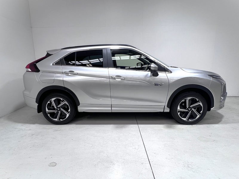 2026 Mitsubishi Eclipse Cross PHEV VRX 4WD (S-AWC) image 4