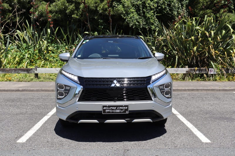 2026 Mitsubishi Eclipse Cross PHEV VRX image 2