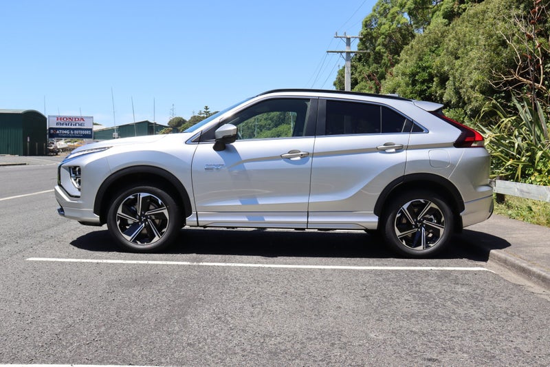 2026 Mitsubishi Eclipse Cross PHEV VRX image 4