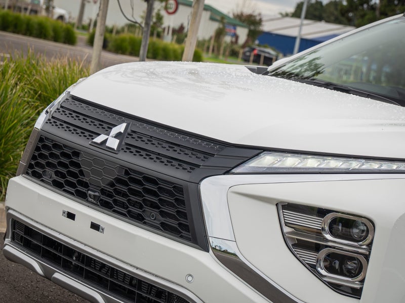 2026 Mitsubishi Eclipse Cross PHEV XLS 2.4 4WD... image 3