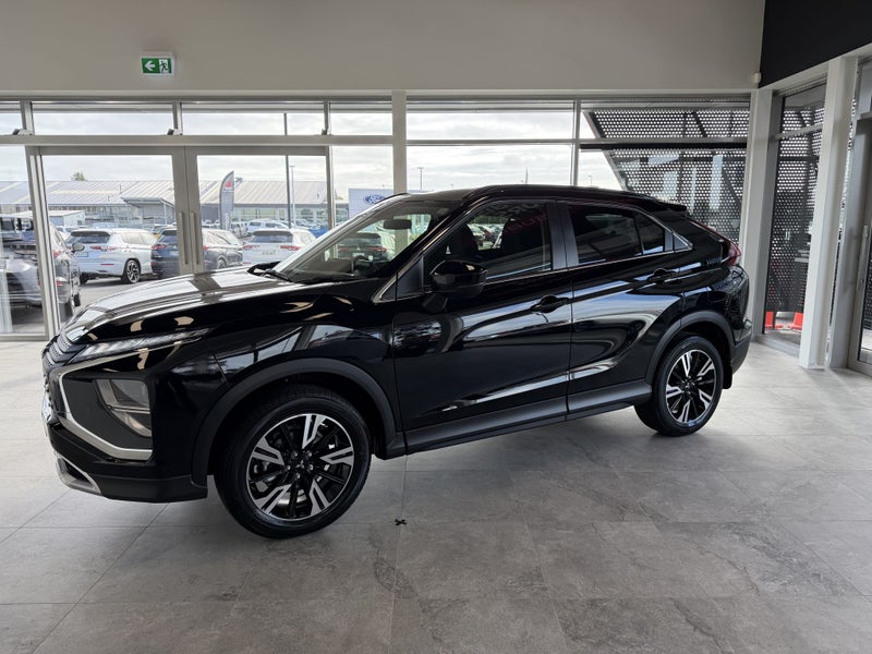 2026 Mitsubishi Eclipse Cross PHEV XLS 4WD image 3