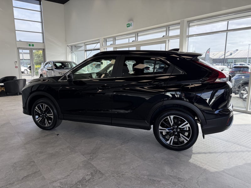 2026 Mitsubishi Eclipse Cross PHEV XLS 4WD image 4