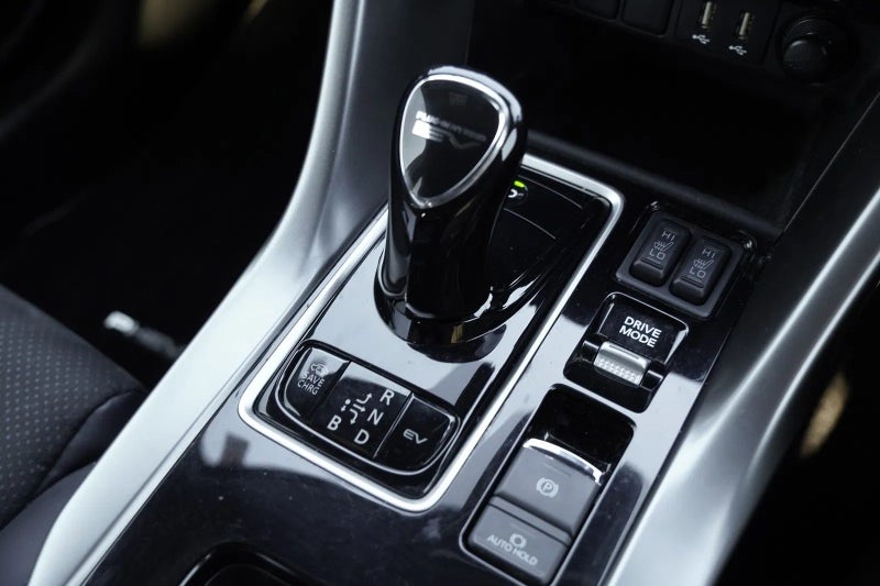 2026 Mitsubishi Eclipse Cross PHEV XLS 4WD image 4