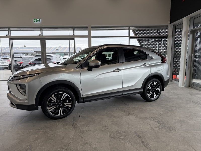 2026 Mitsubishi Eclipse Cross PHEV XLS 4WD image 5