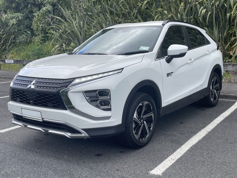2026 Mitsubishi Eclipse Cross PHEV XLS 4WD image 4