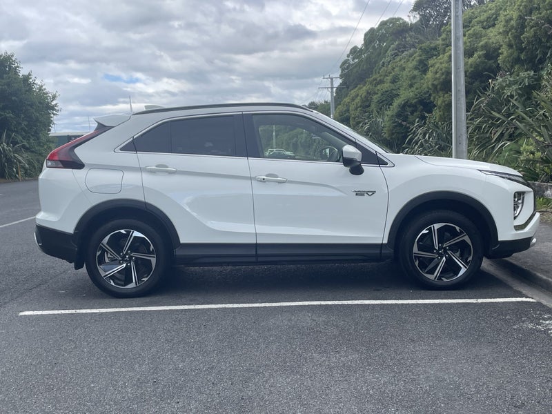 2026 Mitsubishi Eclipse Cross PHEV XLS 4WD image 5