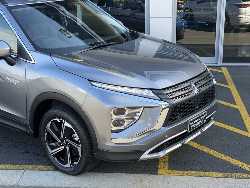 2026 Mitsubishi Eclipse Cross PHEV XLS 4WD - PL... image 3