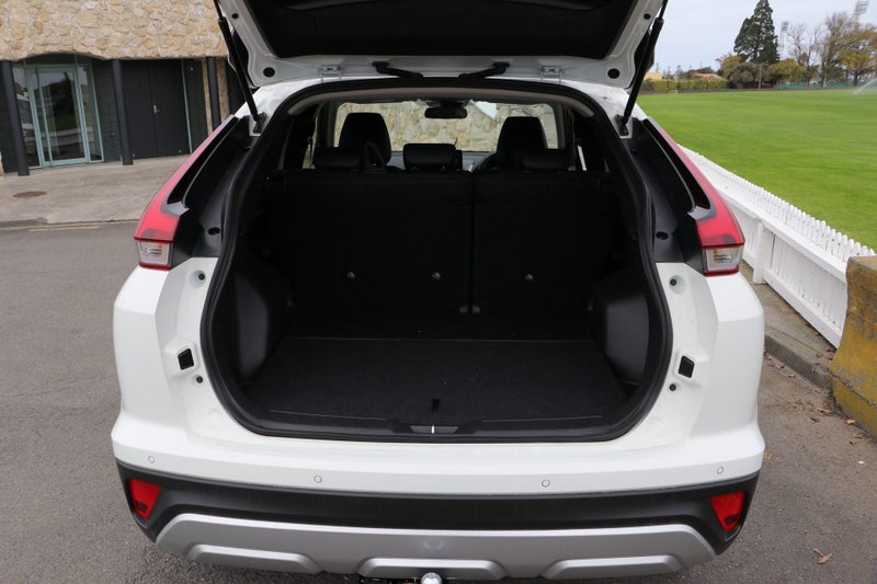 2026 Mitsubishi Eclipse Cross PHEV XLS 4WD (S-AWC) image 5