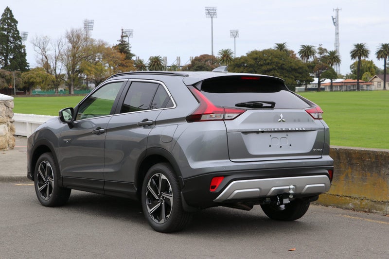 2026 Mitsubishi Eclipse Cross PHEV XLS 4WD (S-AWC) image 2