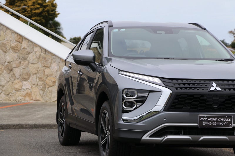 2026 Mitsubishi Eclipse Cross PHEV XLS 4WD (S-AWC) image 4