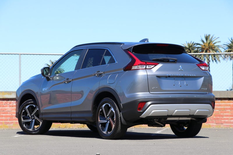 2026 Mitsubishi Eclipse Cross PHEV XLS 4WD (S-AWC) image 2