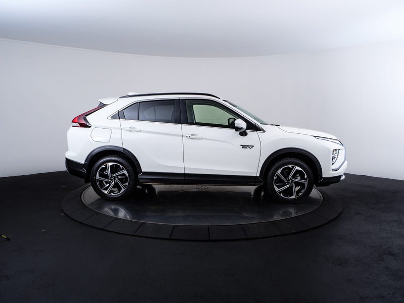 2026 Mitsubishi Eclipse Cross PHEV XLS SUV 4WD image 2