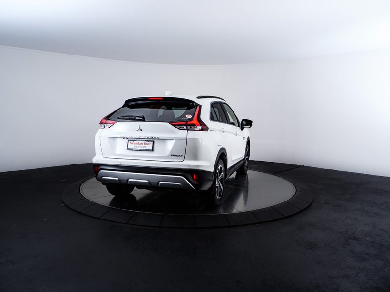 2026 Mitsubishi Eclipse Cross PHEV XLS SUV 4WD image 3