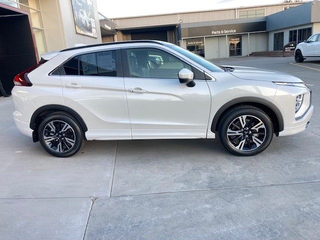 2026 Mitsubishi Eclipse Cross VRX 2WD image 2