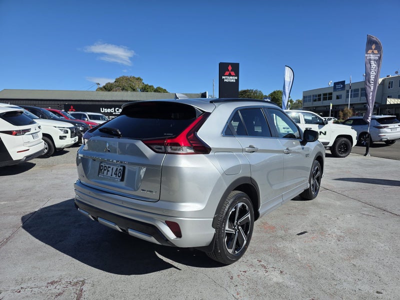 2026 Mitsubishi Eclipse Cross VRX PHEV 4WD image 2