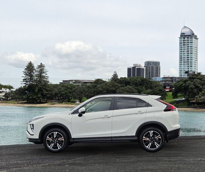 2026 Mitsubishi Eclipse Cross XLS 1.5PT AUTO 2WD image 3