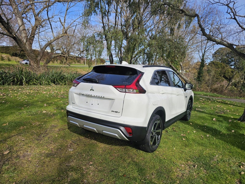2026 Mitsubishi Eclipse Cross XLS PHEV/4WD/AT image 3