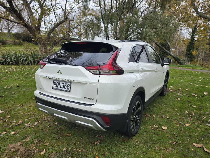 2026 Mitsubishi Eclipse Cross XLS PHEV/4WD/AT image 3