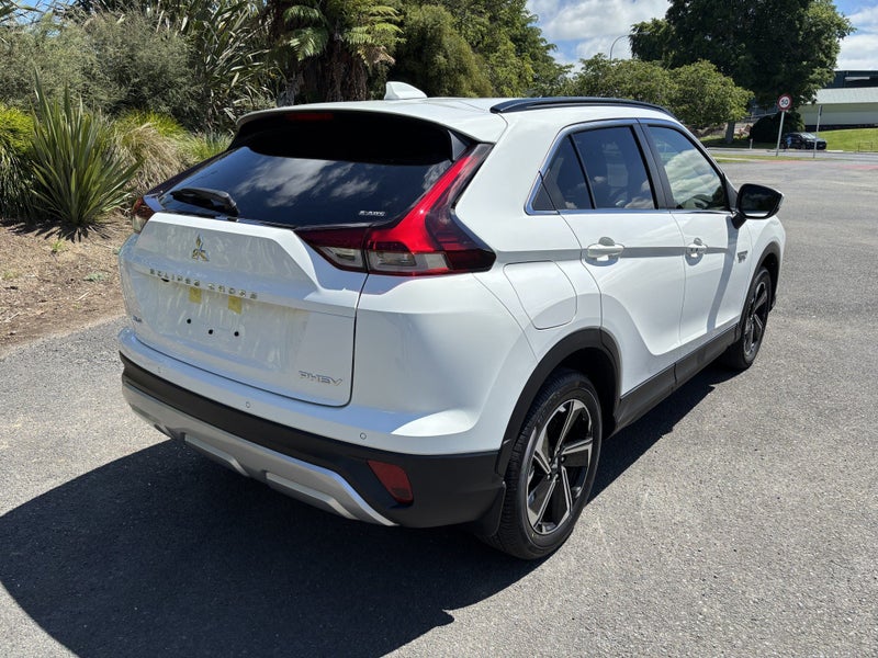 2026 Mitsubishi Eclipse Cross XLS PHEV/4WD/AT A... image 5