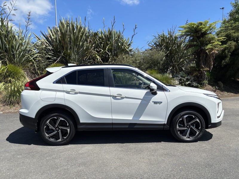 2026 Mitsubishi Eclipse Cross XLS PHEV/4WD/AT A... image 3