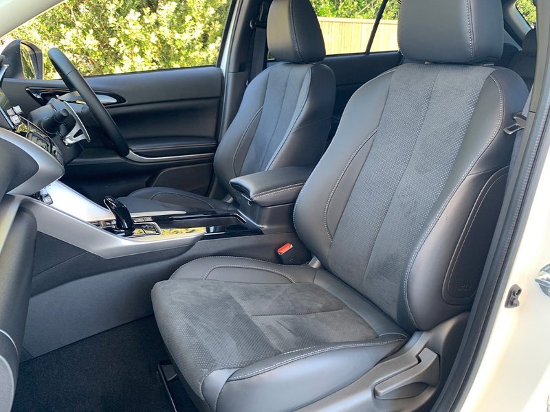 2026 Mitsubishi Eclipse Cross XLS PHEV Hybrid 4WD image 4