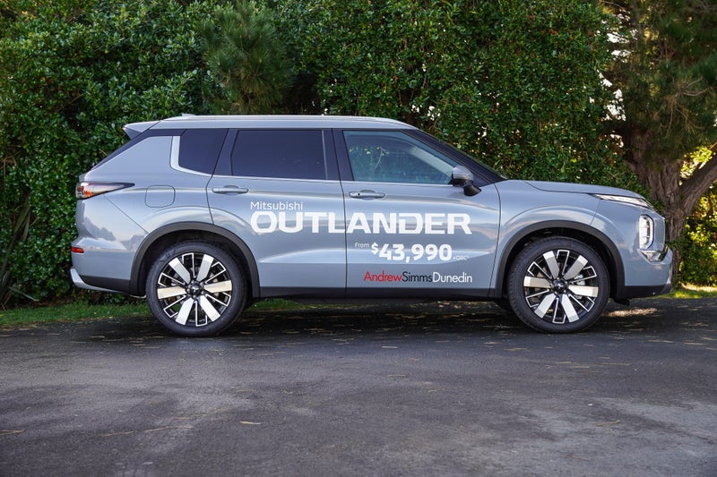 2026 Mitsubishi Outlander 2.5 XLS 4x4 auto image 2