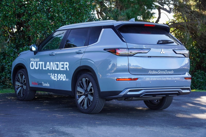 2026 Mitsubishi Outlander 2.5 XLS 4x4 auto image 3
