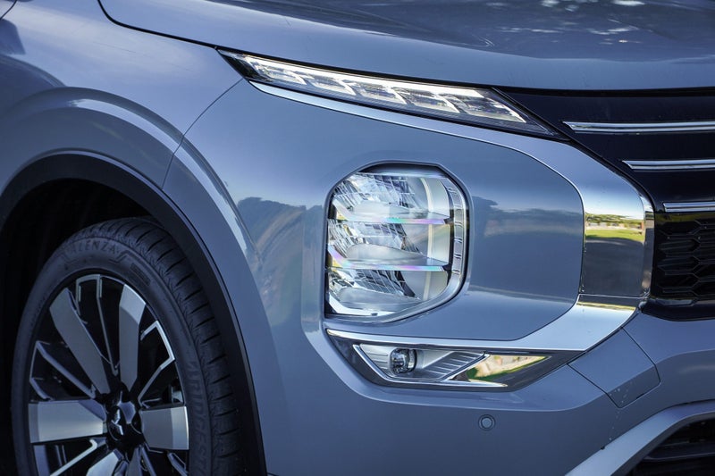 2026 Mitsubishi Outlander 2.5 XLS 4x4 auto image 4