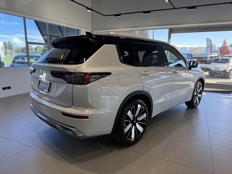 2026 Mitsubishi Outlander 2.5P EXCEED 4WD CVT image 3