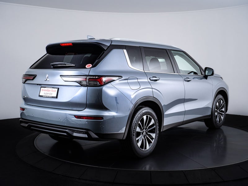 2026 Mitsubishi Outlander 2.5P LS 2WD CVT image 3