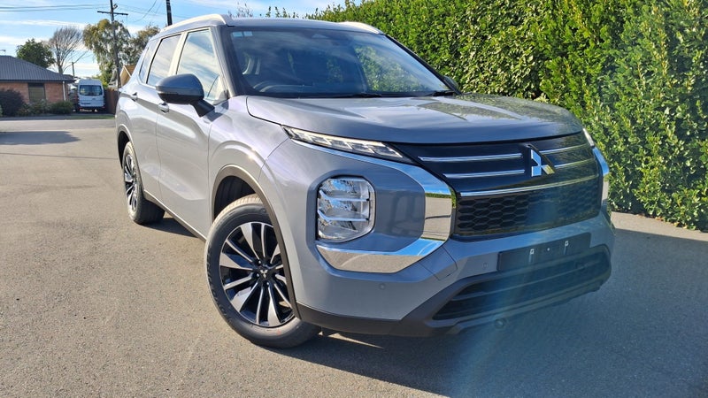 2026 Mitsubishi Outlander 2.5P LS 2WD CVT image 3