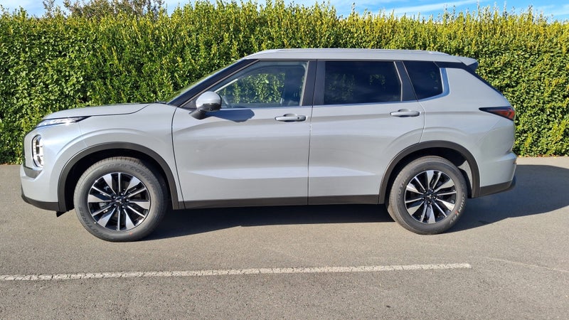 2026 Mitsubishi Outlander 2.5P LS 2WD CVT image 4