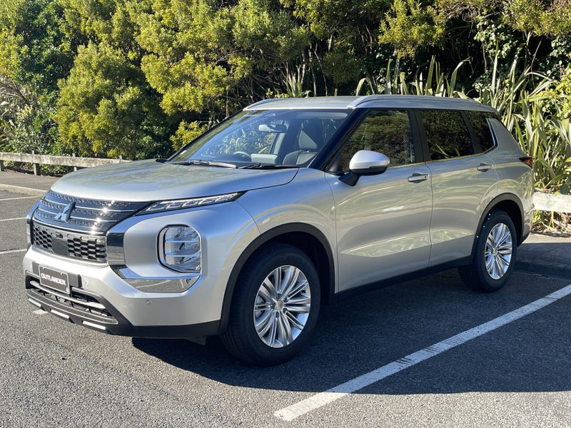 2026 Mitsubishi Outlander 2.5P LS 2WD CVT image 3