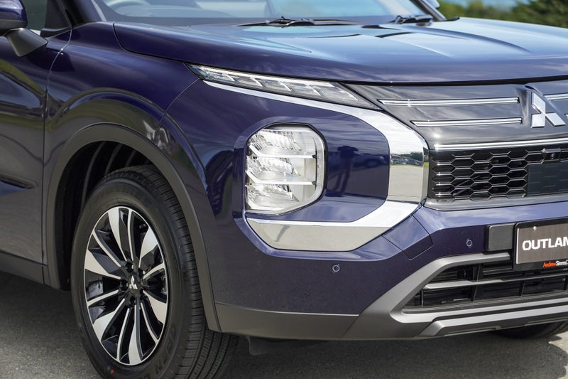 2026 Mitsubishi Outlander 2.5P LS 4WD auto image 4