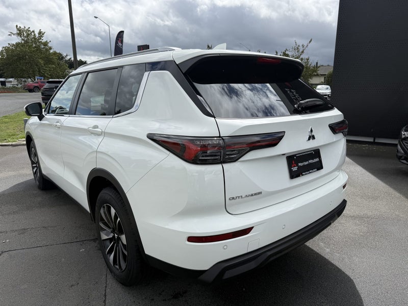 2026 Mitsubishi Outlander 2.5P LS 4WD CVT image 4