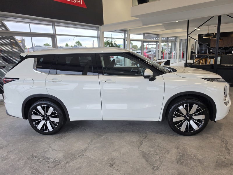 2026 Mitsubishi Outlander 2.5P VRX 2WD CVT image 2