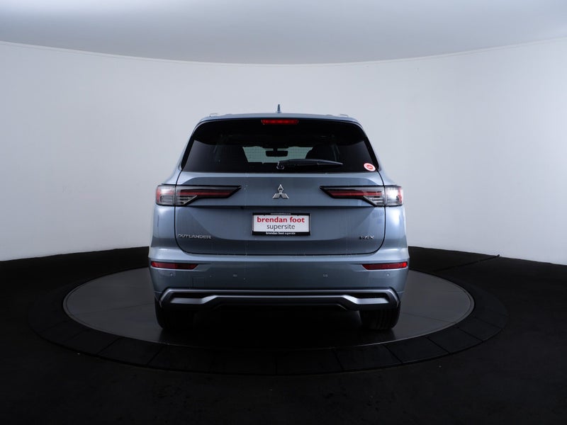 2026 Mitsubishi Outlander 2.5P VRX 2WD CVT 7 SE... image 2