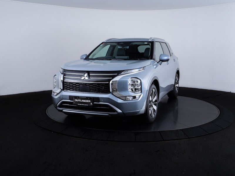 2026 Mitsubishi Outlander 2.5P VRX 2WD CVT 7 SE... image 3
