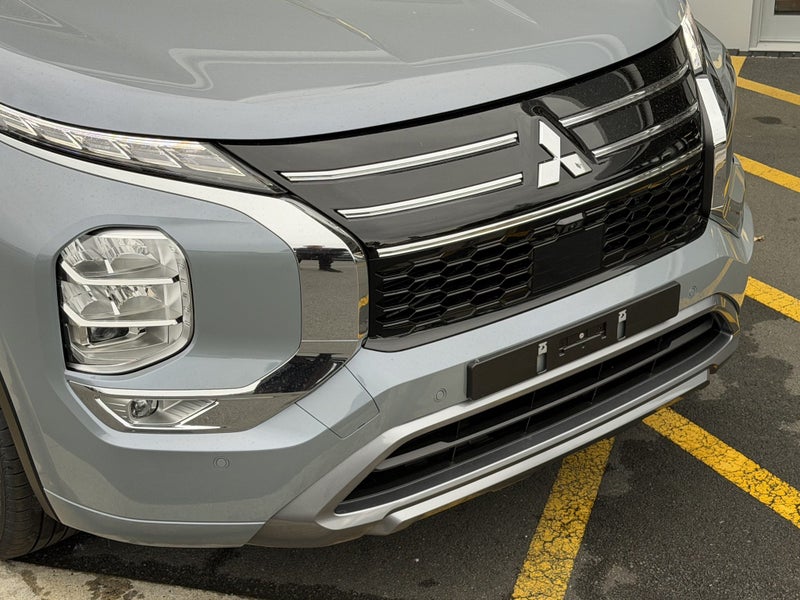 2026 Mitsubishi Outlander 2.5P VRX 2WD CVT - YA... image 3