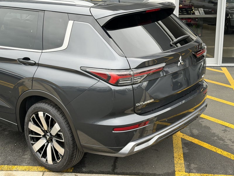 2026 Mitsubishi Outlander 2.5P VRX 2WD CVT - YA... image 5