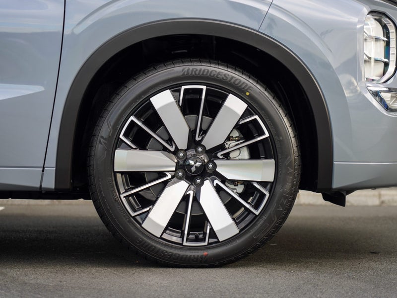2026 Mitsubishi Outlander 2.5P VRX 4WD CVT image 5