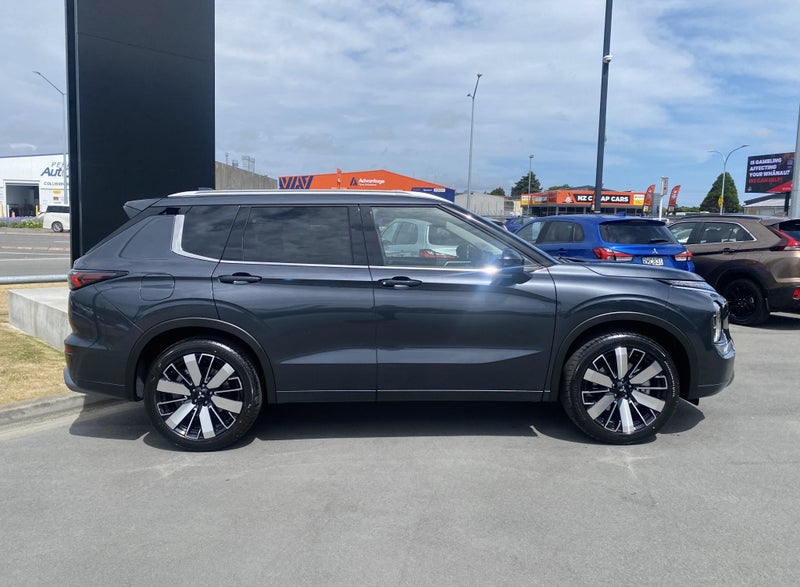 2026 Mitsubishi Outlander 2.5P VRX 4WD CVT image 4